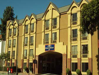 Howard Johnson By Wyndham Pasadena